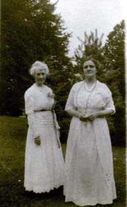 Della and Ruth Lamson